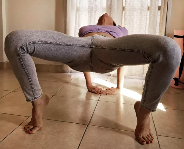 Choose a part to feel the quality of this jean.