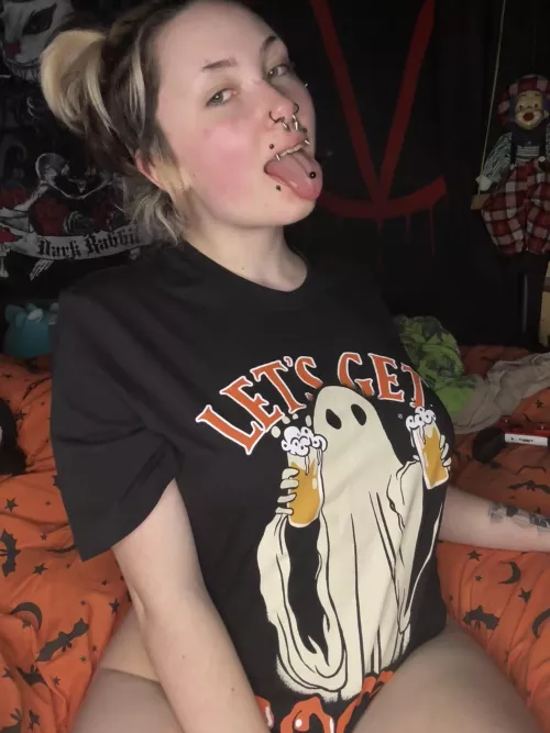 Cover my tongue ring 🤤🖤