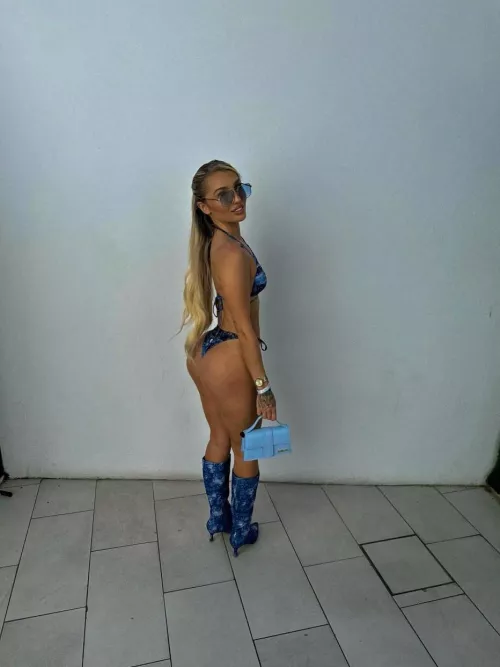 dm for free titty pic