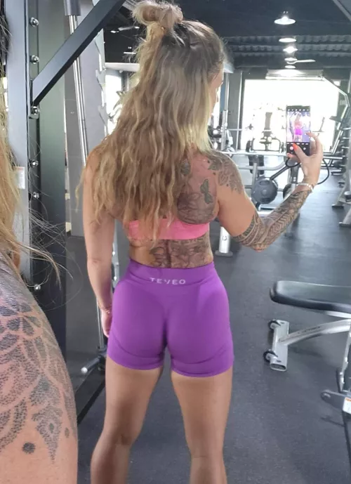 Do all guys see my ass pump 