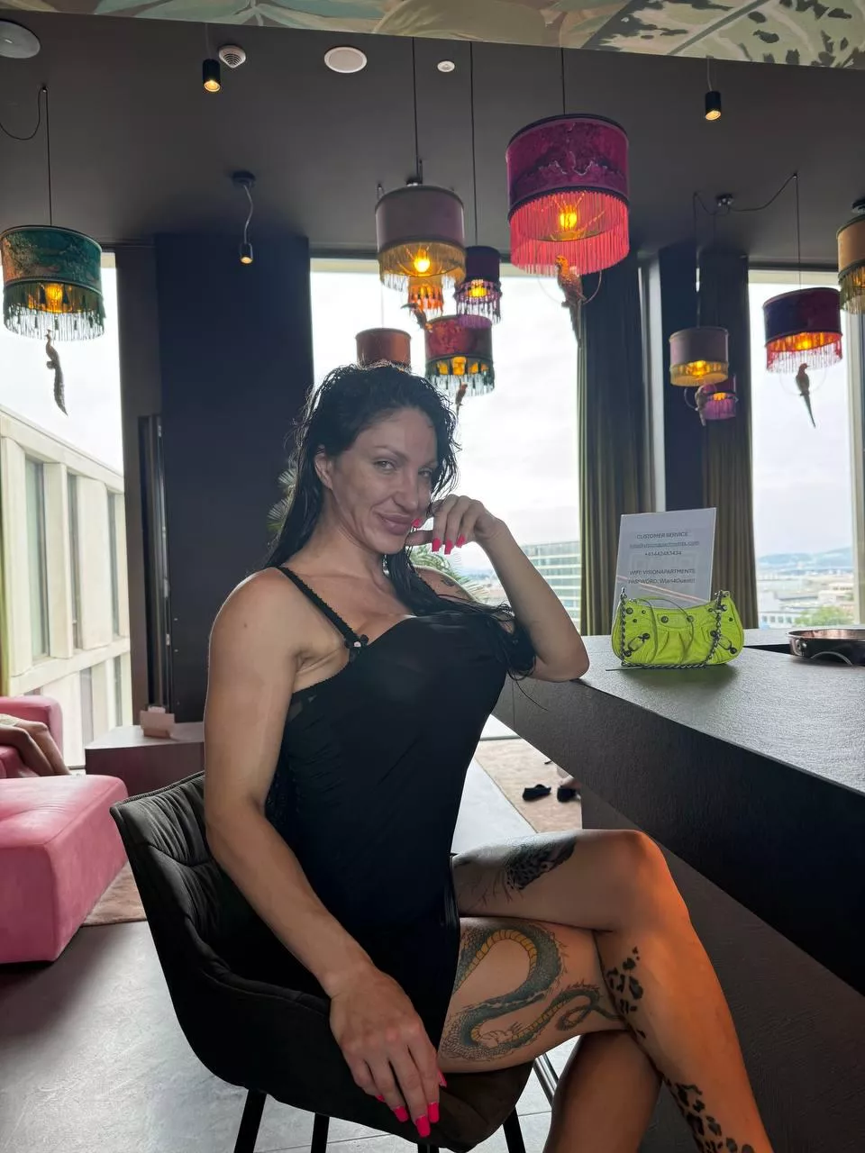 Do you have a thing for tatted bimbo milf?