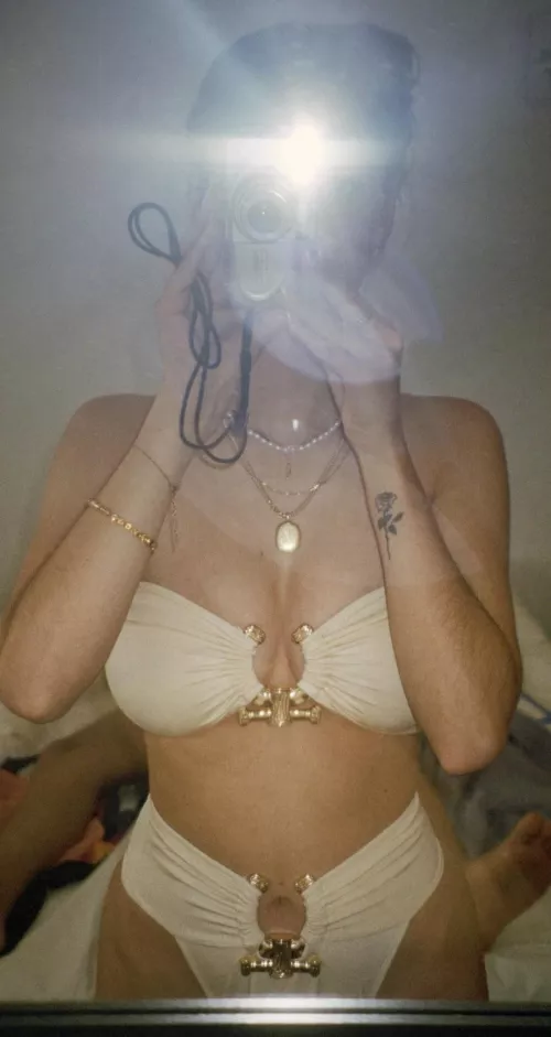 es solltest du sein hinter mir