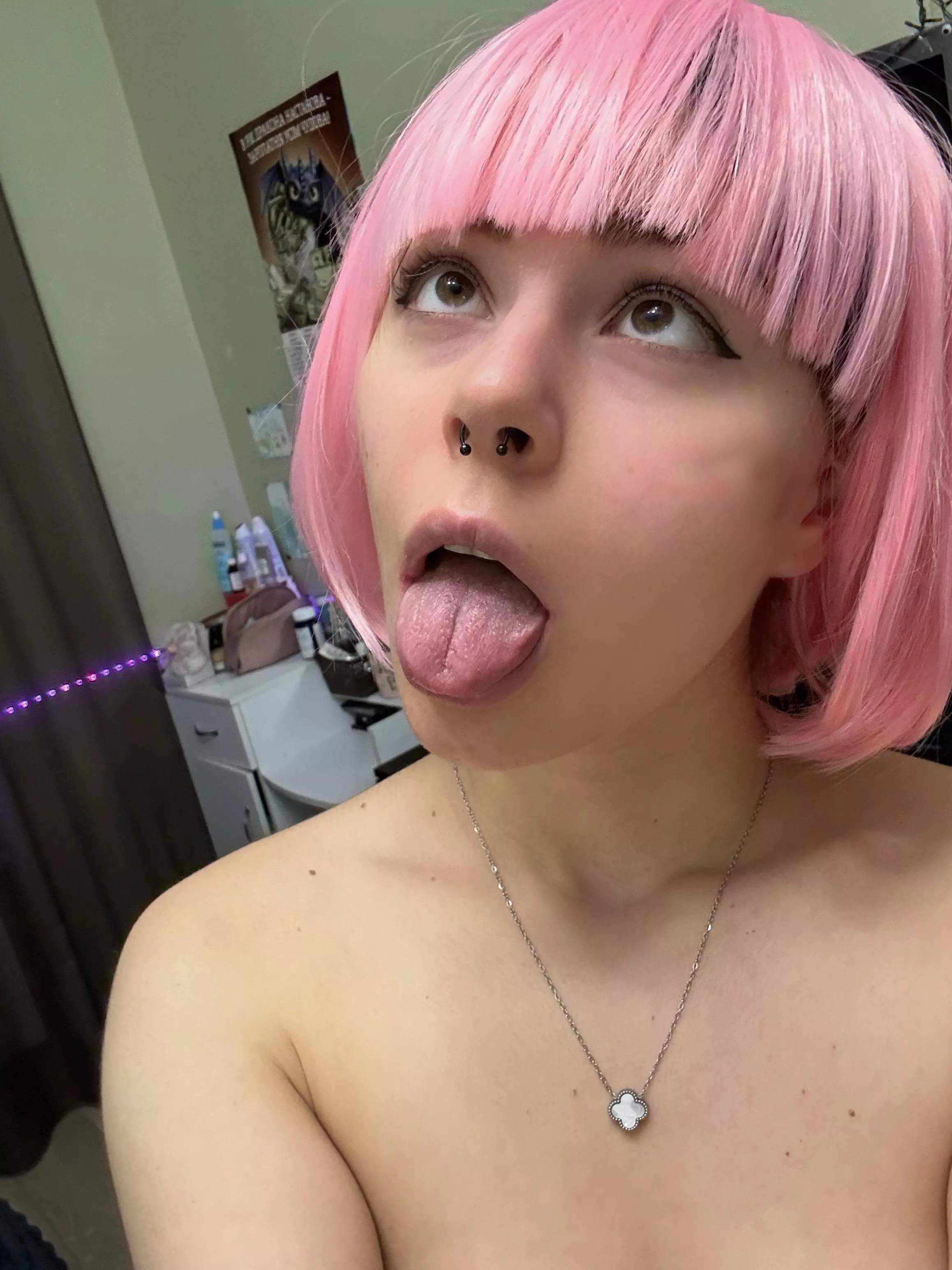 Give me your cum senpai 💦