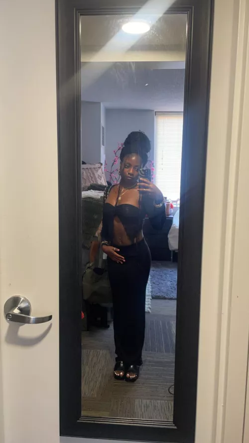 Had a long day of classes and my feet hurt but at least I looked cute. Make it up to me with a send