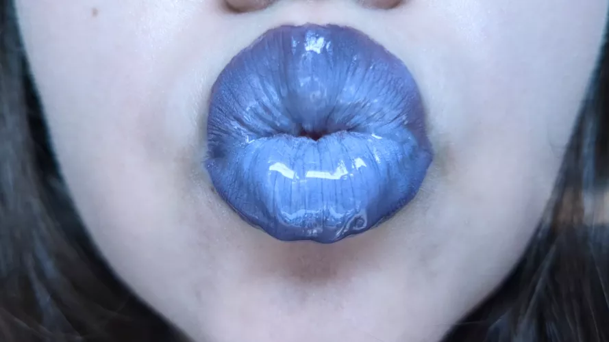 Haunting whispers 🩵🩶