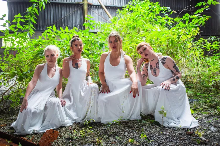 Have you seen the movie Blink twice ? Todays set and video will blow your minds and your load 🤍 Tags , link below 👇🏻 