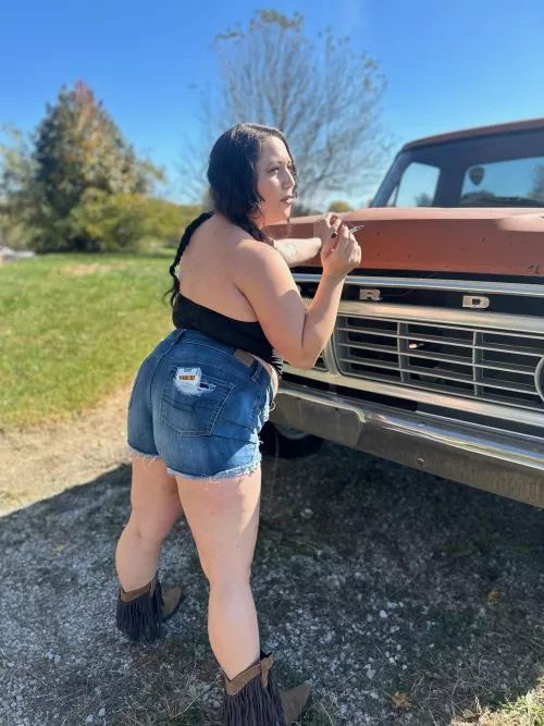 Hey there mister, wanna take me for a ride ? 