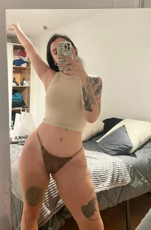 Horny single mom, ready for some dick hmu!