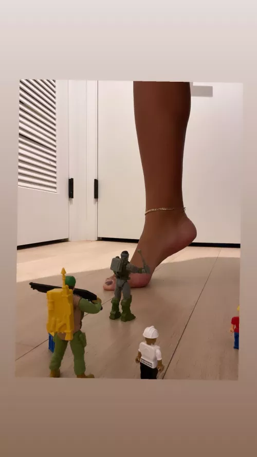 How I want all my foot slaves worshiping me