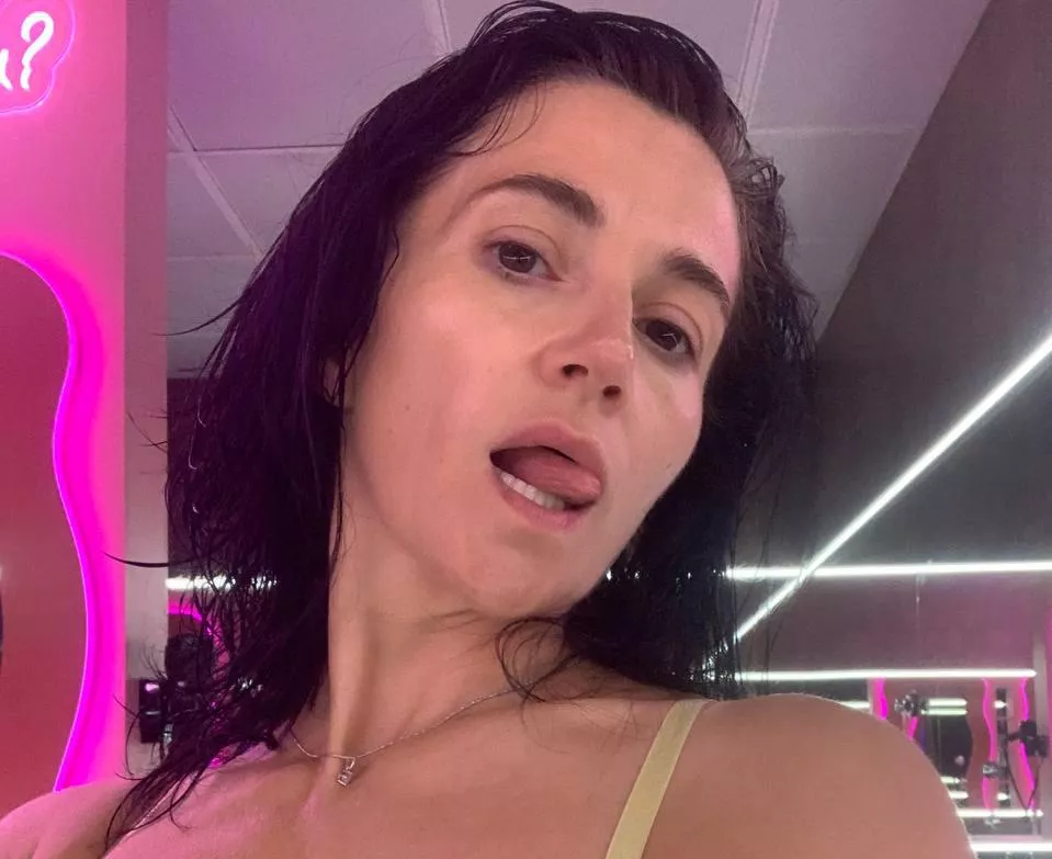 How would you rate this 46 y/o mom of 3