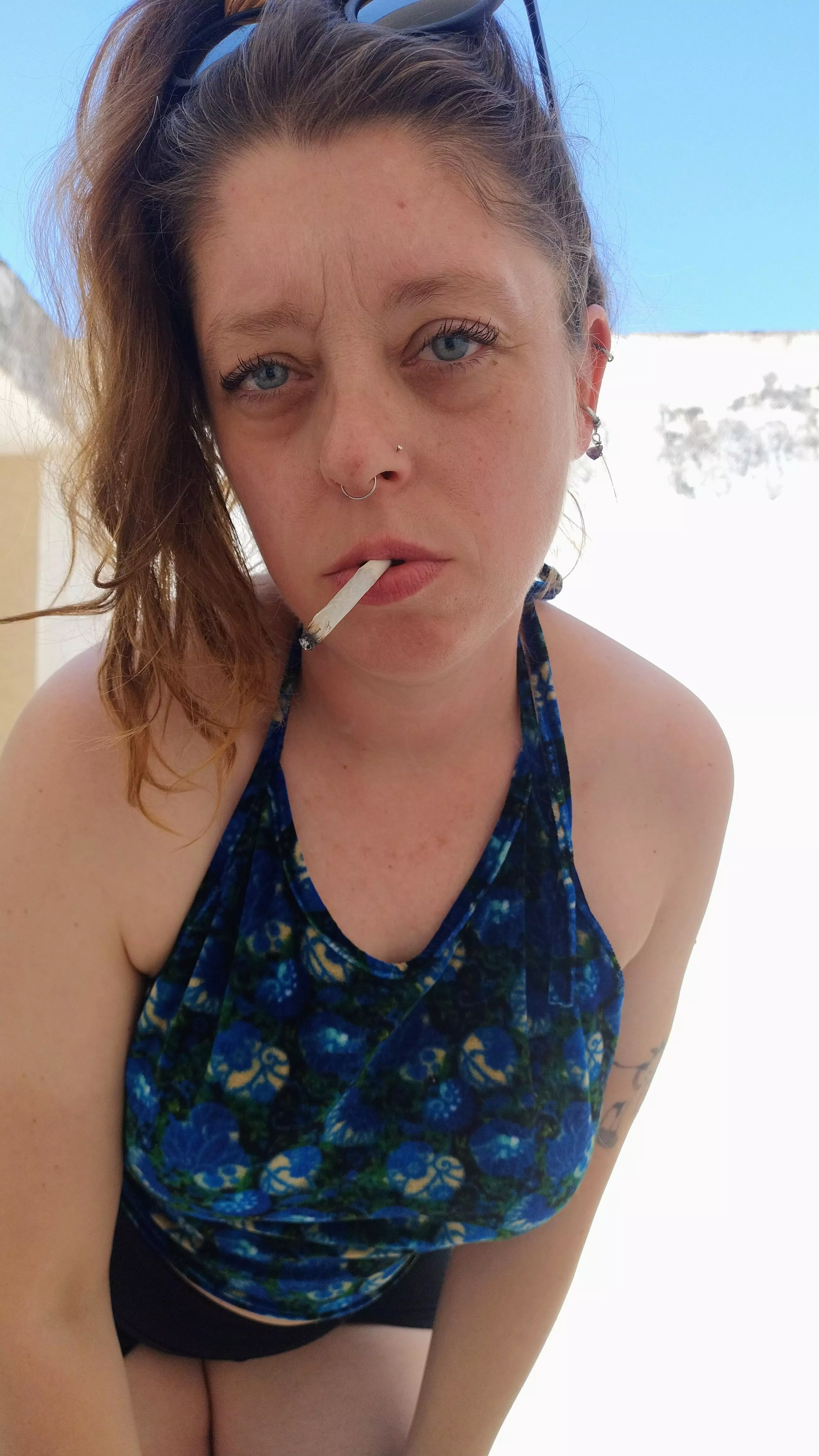 I forgot to bring the ashtray 