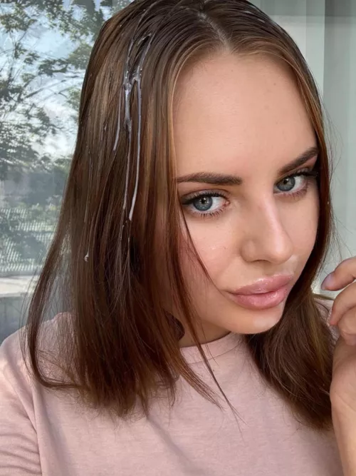 I get pleasure from cum on my brunette hair