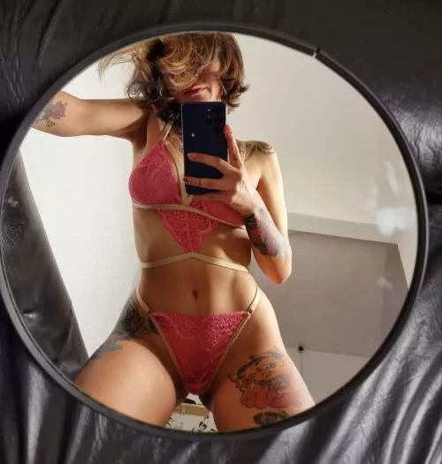 I like to surprise people with my sexy body
