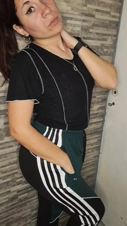 I love wearing it loose and a bit oversized. 