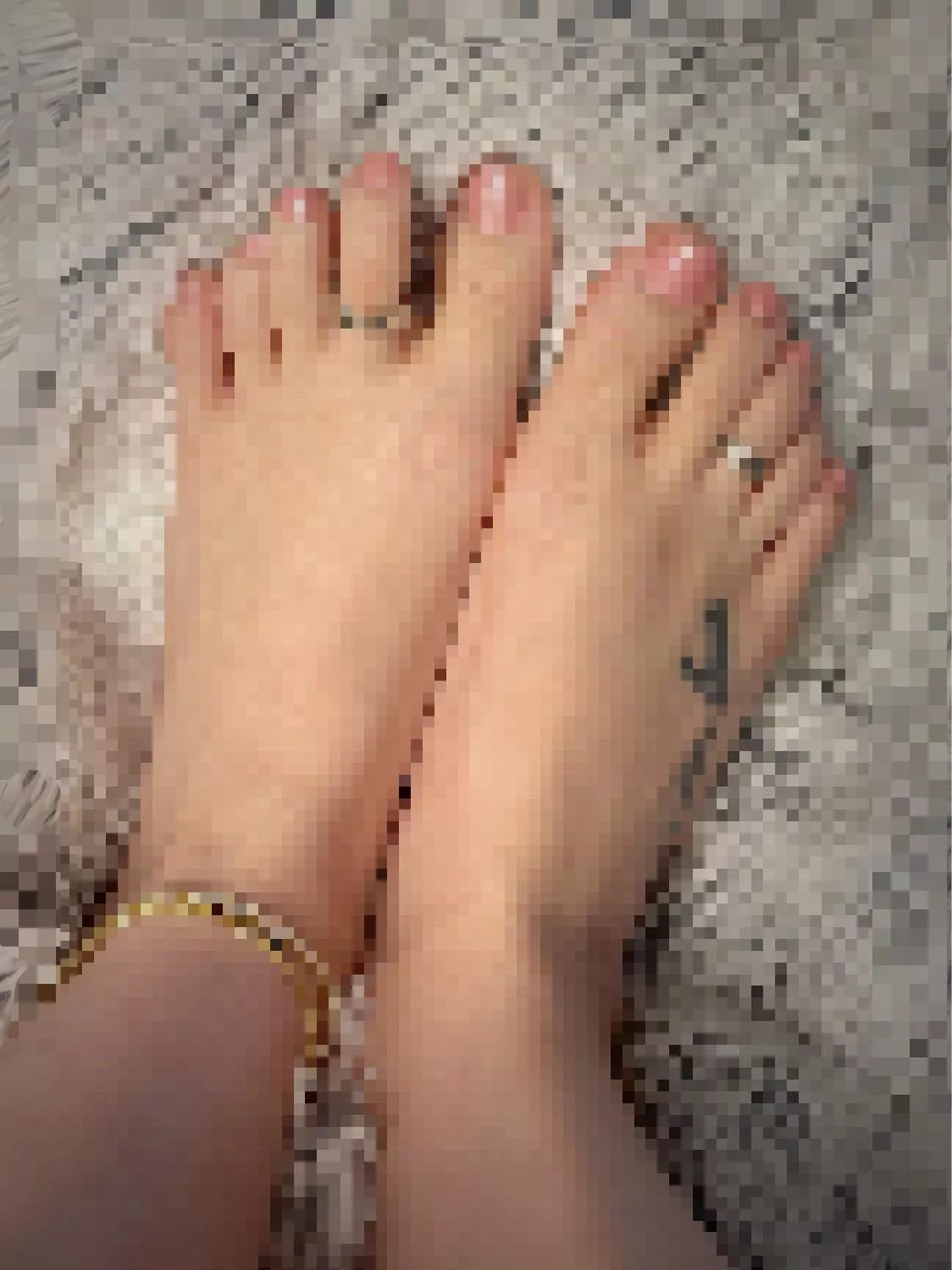 i need someone to worship my feet