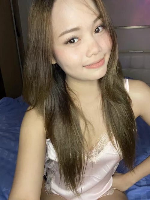 I wanna send my bored nudies to random men, who's in? 😊