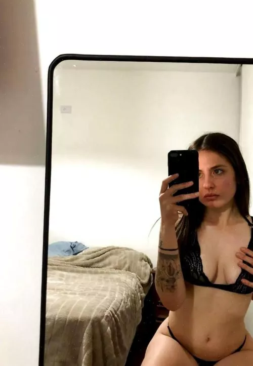 I want to feel your lips on my skin until I scream for more!😘💙