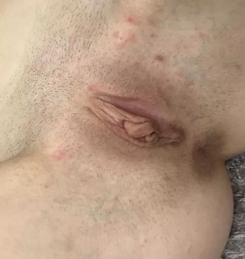 I'd love it if you came in my pussy. I'm so tight and wet right now