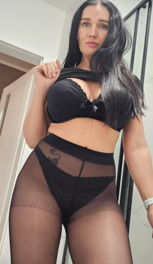 I'm just a horny MILF