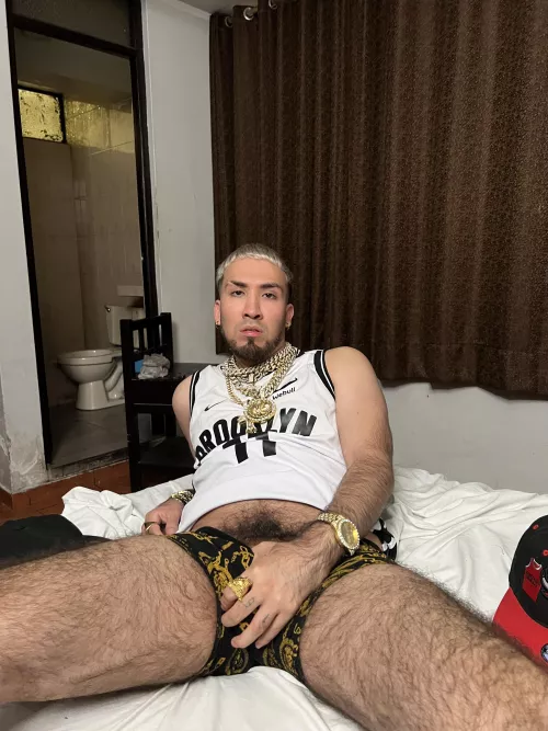 I'm selling gangster underwear lol this stuff stinks, wear it and your balls will grow haha