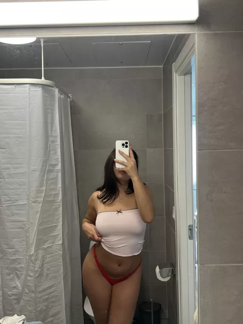 I'm the slut who will make you realize that sometimes you have to take a risk your wife to get what you want.