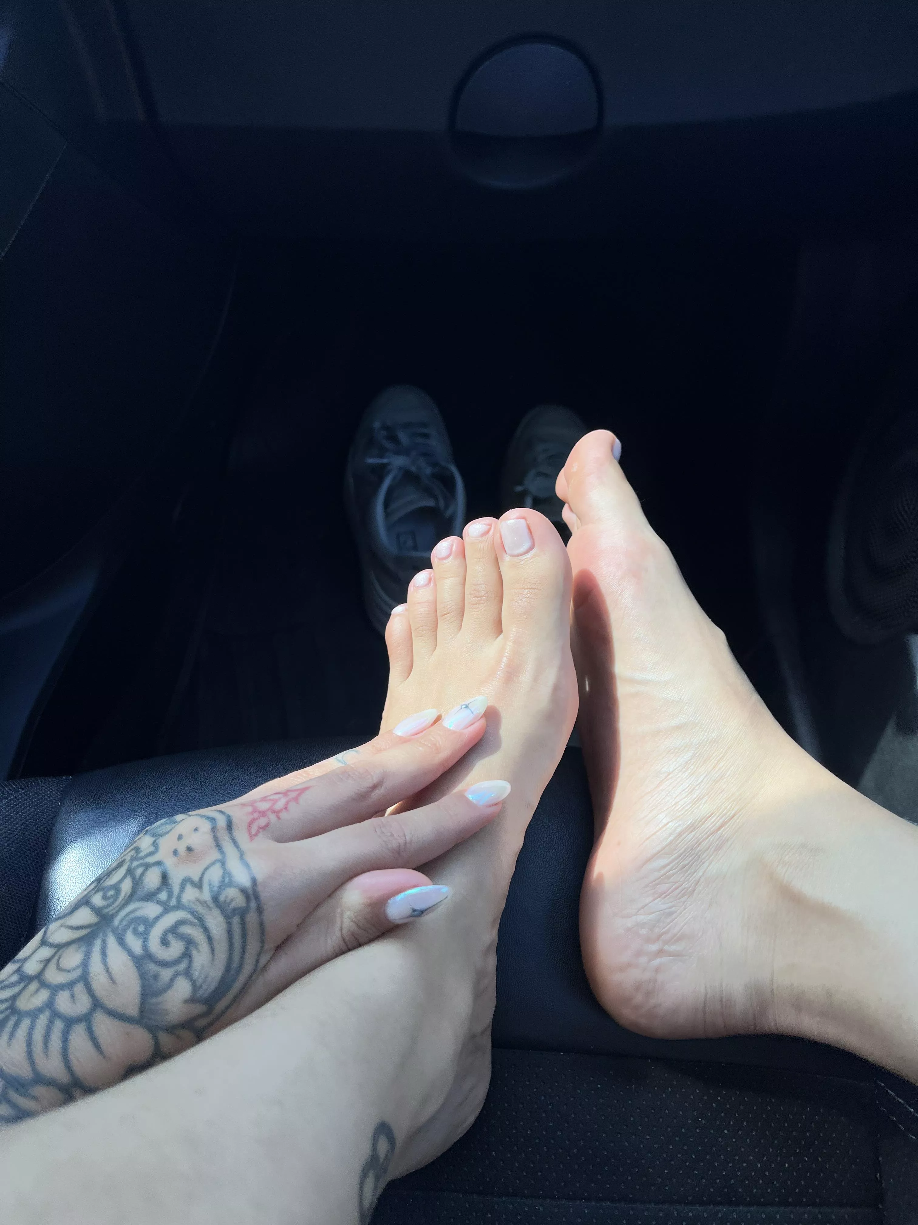 I'm up for some tickling :)