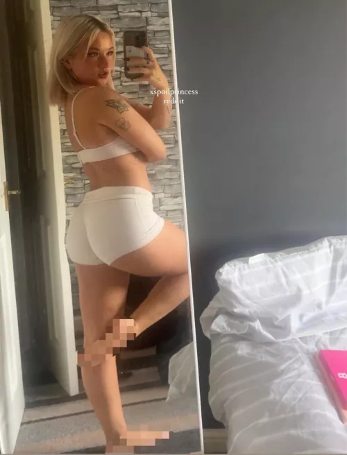 imagine being so pathetic that you get hard over censored feet 🤣