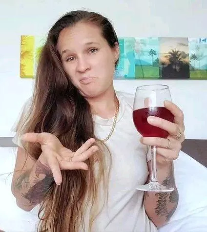 Kew. 4. Any chance I could meet this lovely lady for a chat or drink. Think her name is Kay. I'm from Bordertown, S.A. Not very far away from Melbourne & can travel. Thanks