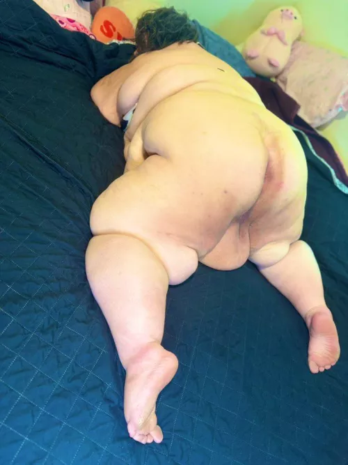 Look at that fat fupa 