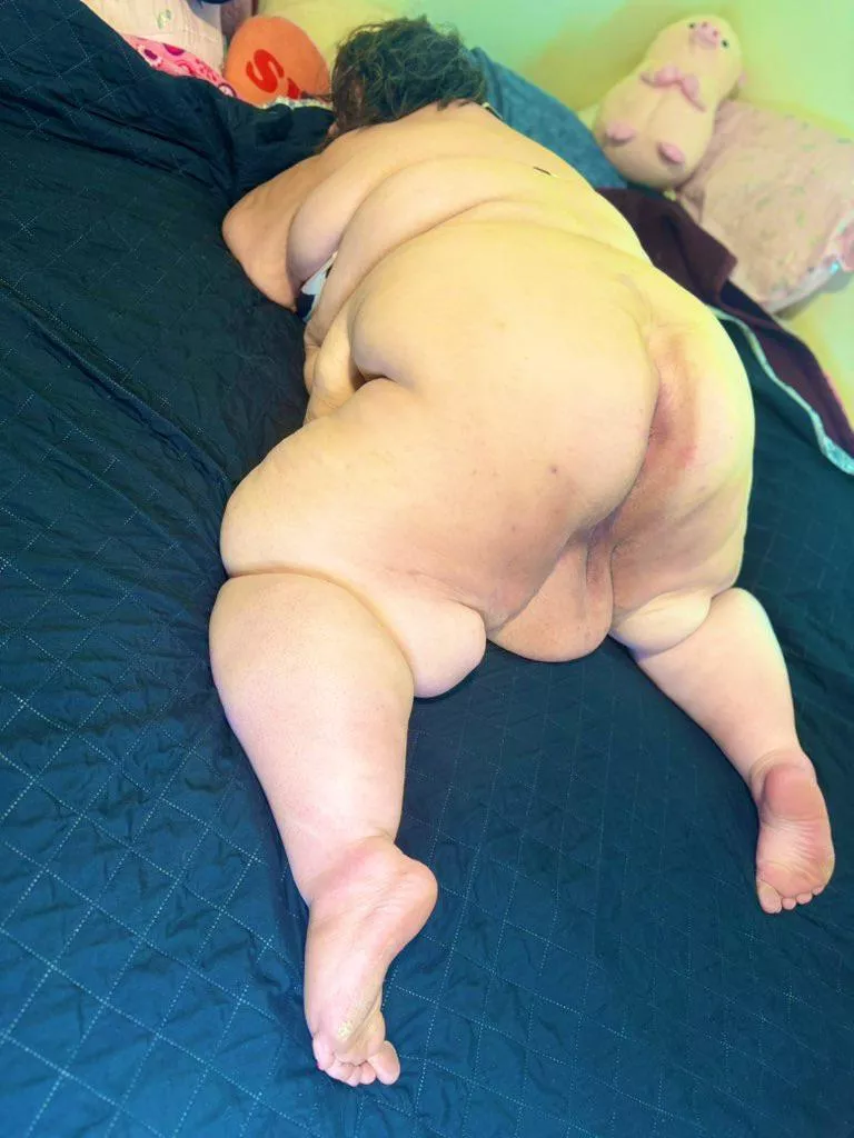 Look at that fat fupa 