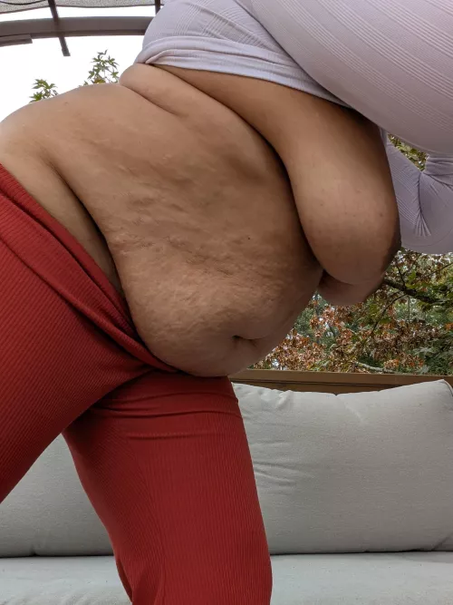 Look how squishy my tummy is 