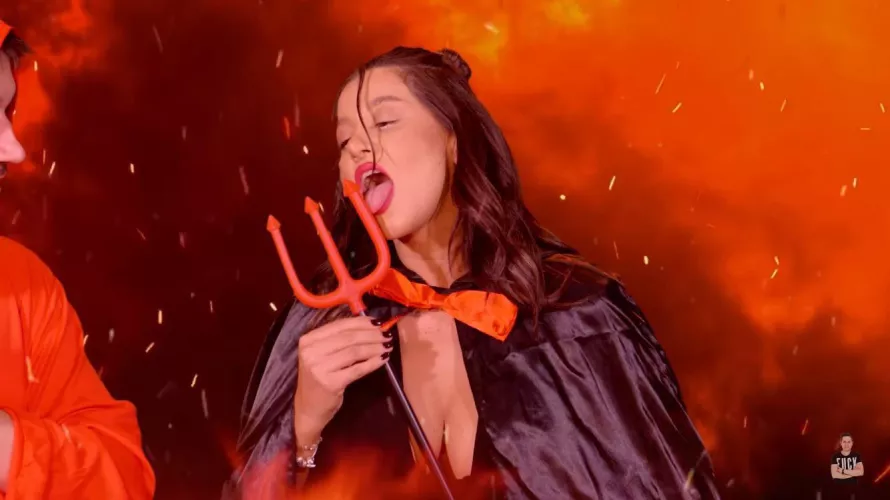 Mai pun o data poza poate aflu cine e tipa, ca vad ca imineste stearsa postarea de pe grup si nu inteleg de ce🤔