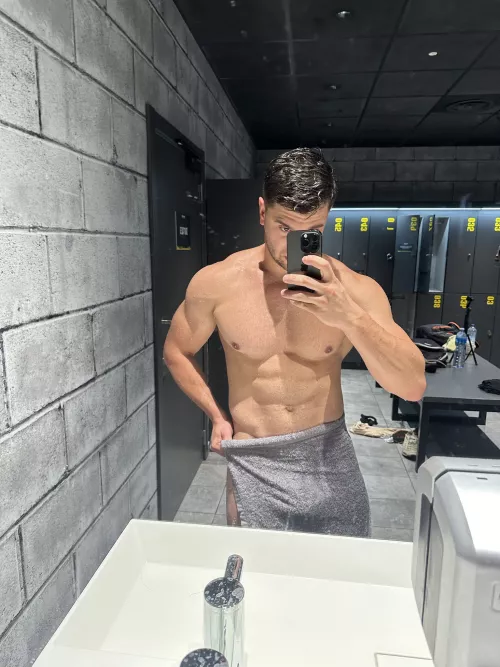 My gym bro is never there when I need him
