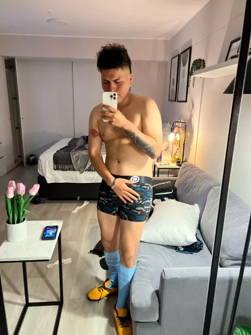 My soccer bulge is hard lol I need a bitch to make me come haha