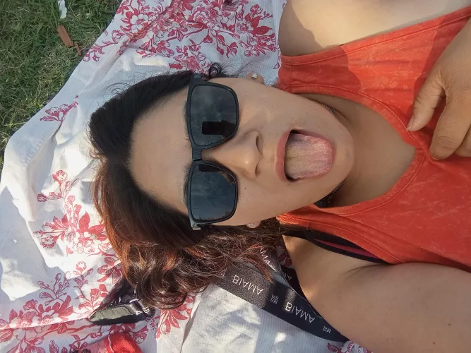 My tongue does so much👅