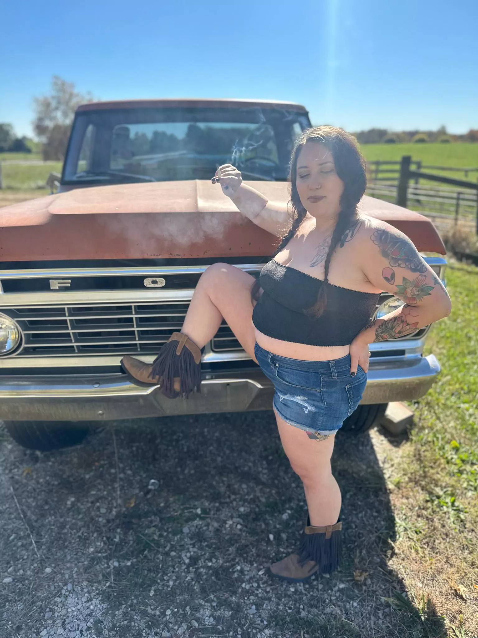 Nothing sexier than a smoker in cowgirl boots 