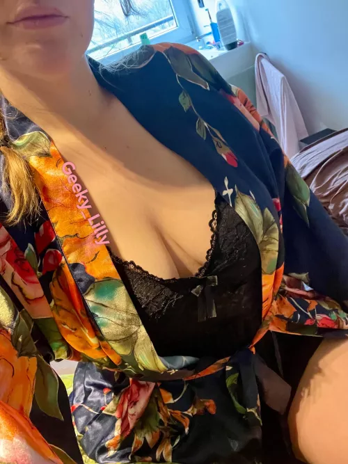 Omdat ik weet dat jullie mijn kimono wel leuk vinden… 🤭 of is het vooral leuk als die open staat? 🤔