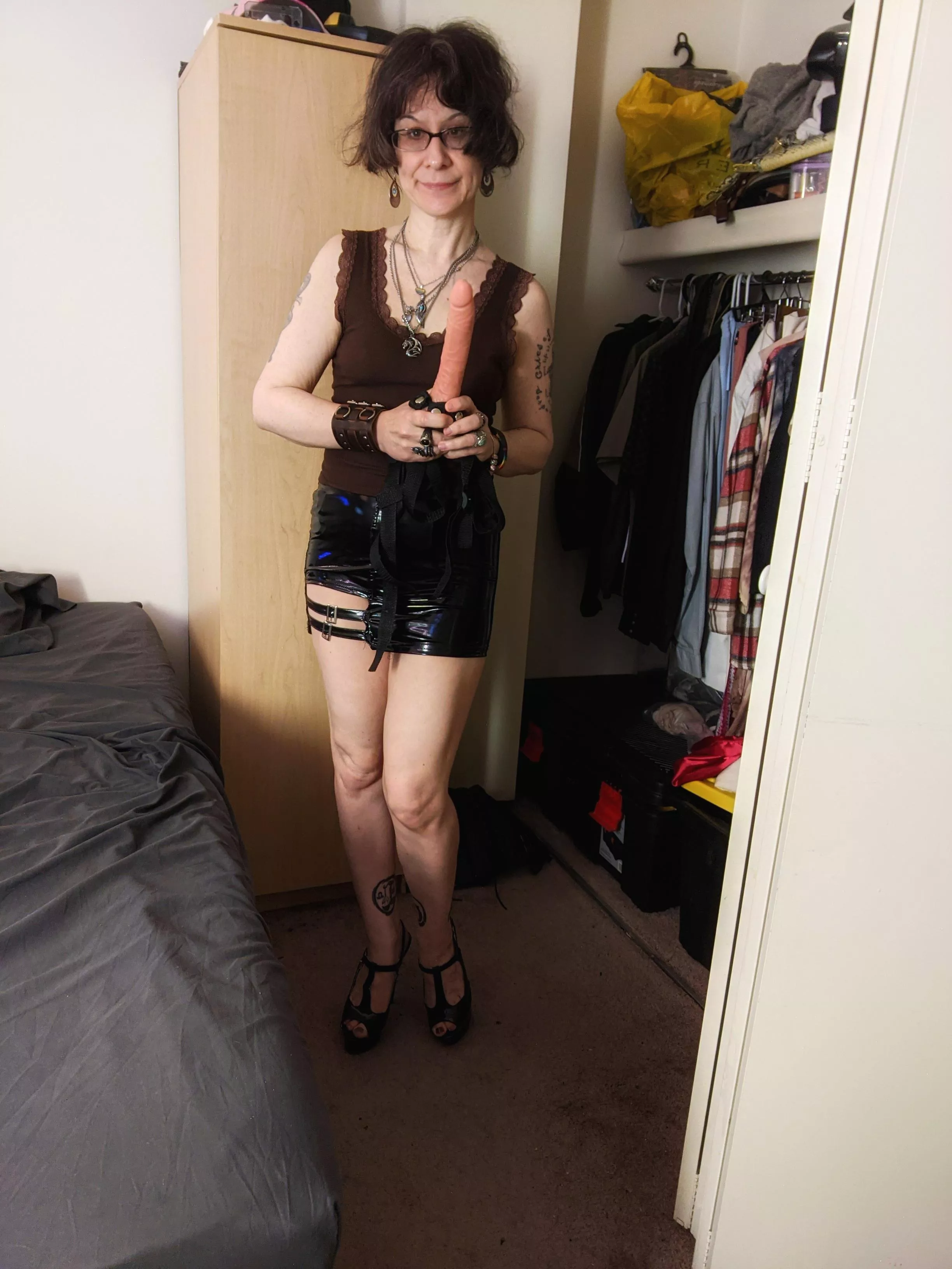 pathetic beta shrimp penis let your ass pick up the slack.