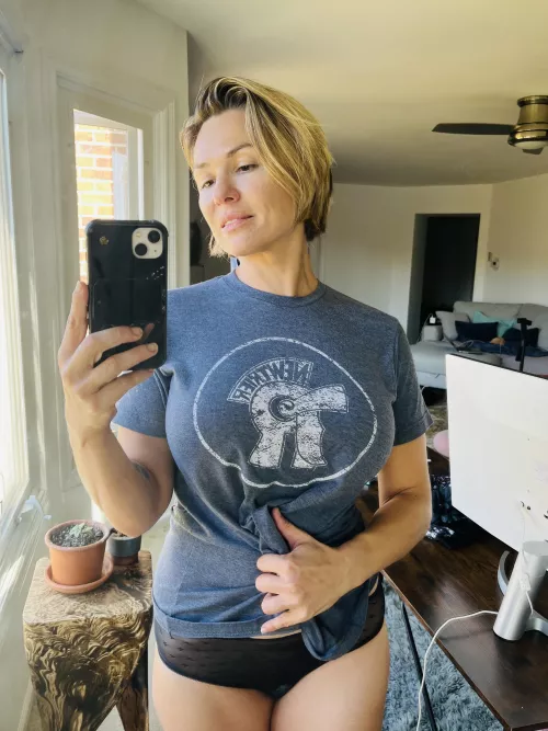 Pawgishly cute and milfyishly raunchy [F42]