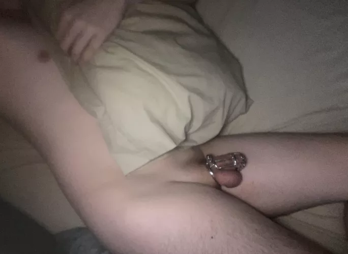 Second night in chastity was much easier, it sucks having to go through it alone though 🥺