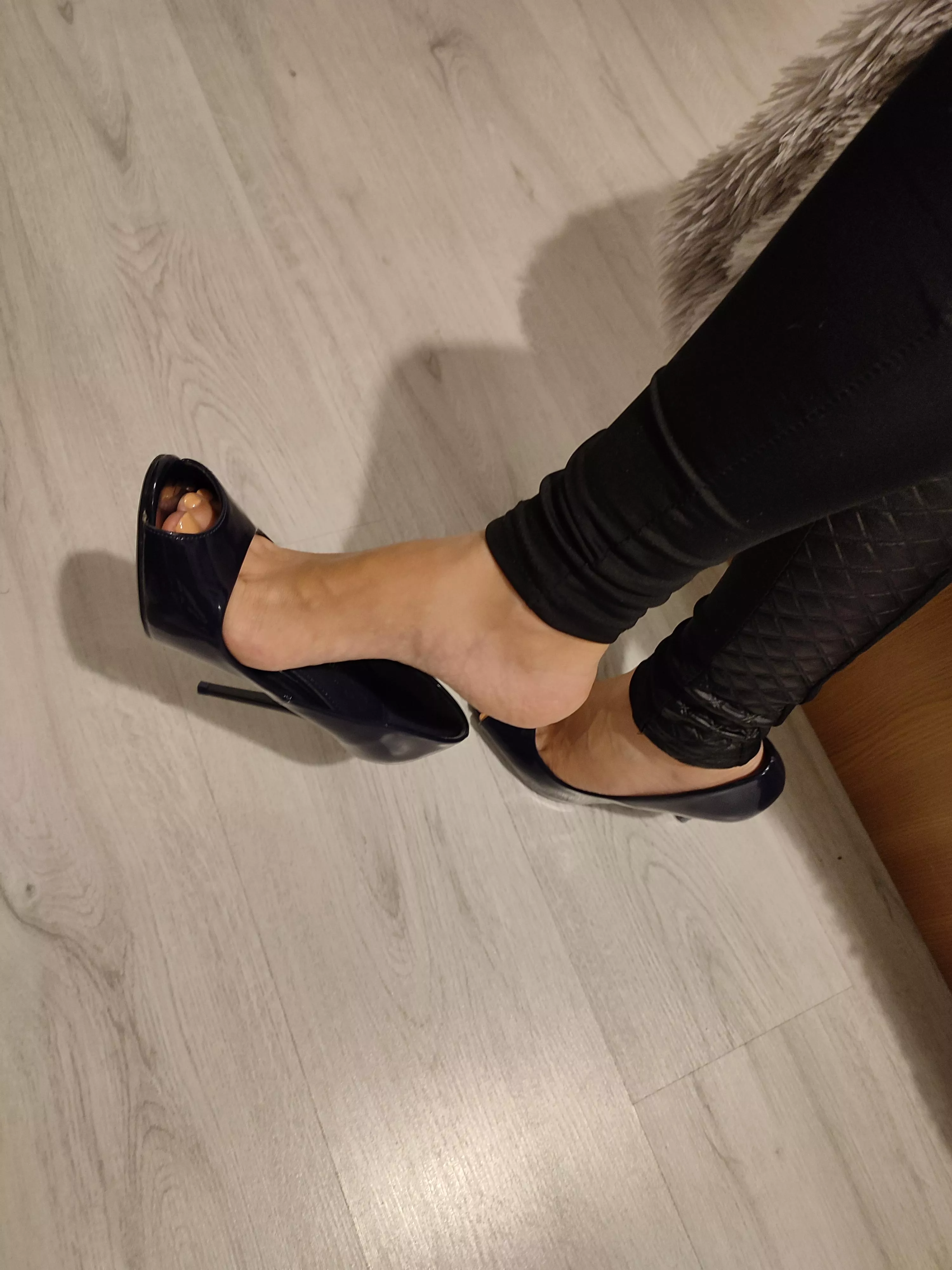 Tease you with my heels