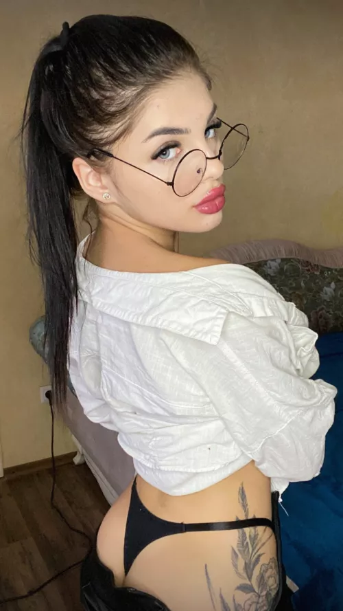 The only way to play with my thong is with your mouth 