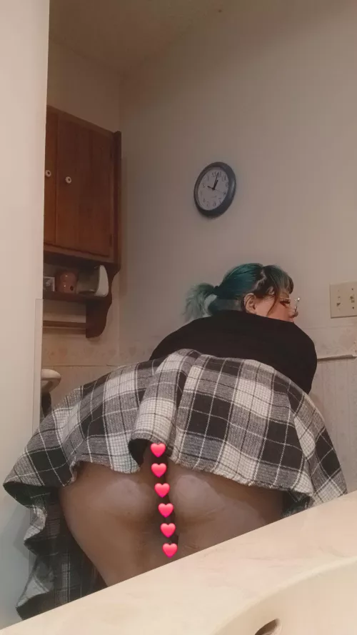 Think my cleint noticed my lack of panties 🤭😏