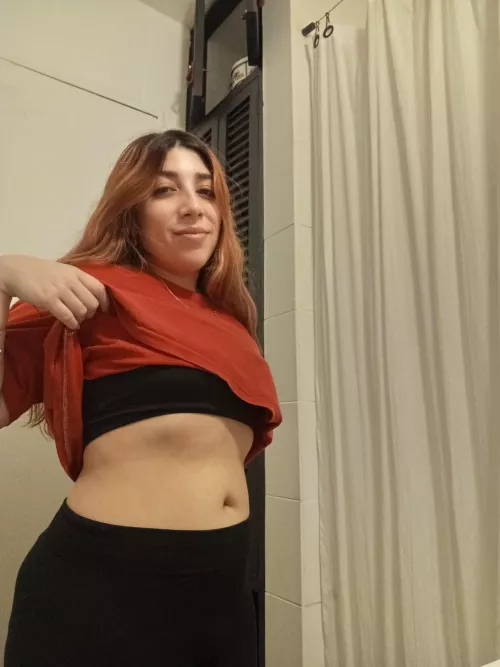 This subreddit made me think that my navel isn't that bad, let alone its depth 🤰🏻🥰