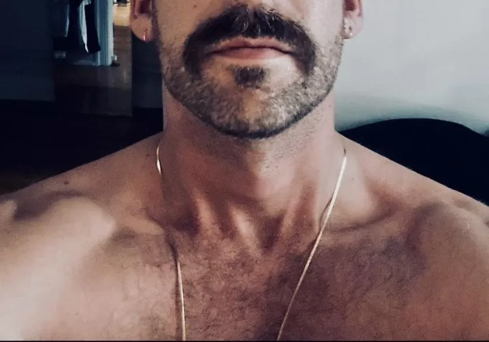 top tier ass eater in Toronto.  Sit on my face and get your hairy man ass worshipped. 