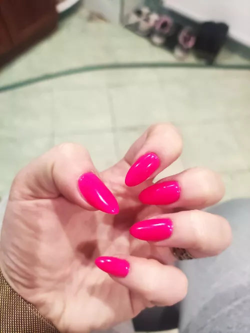 tribute to my nails please