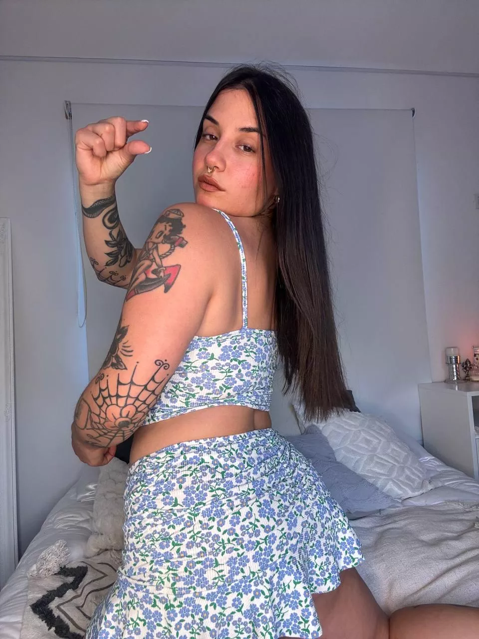 Wanna be humiliated by all the girls in the group chat?