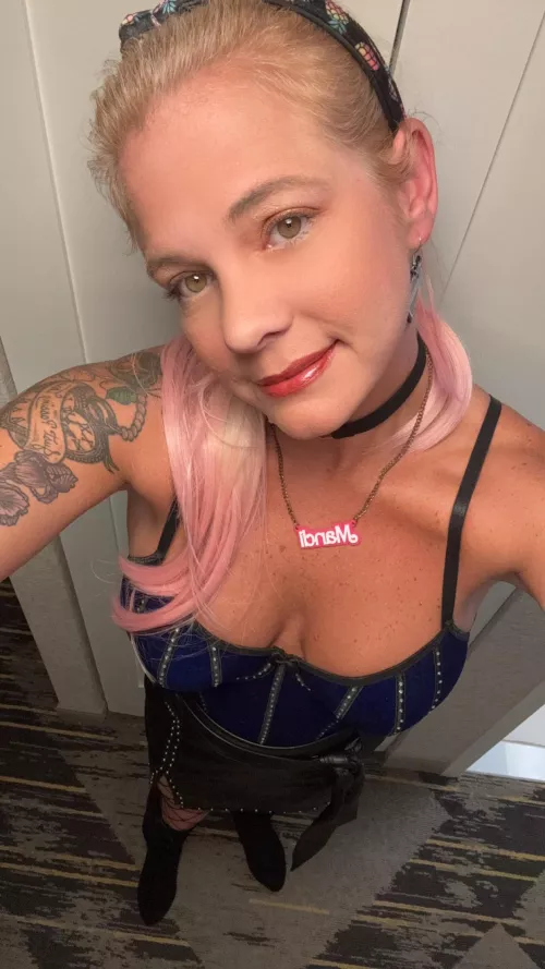 Wanna see my uncensored NSFW pics? 