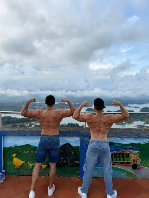 We eat the world with our biceps 😜