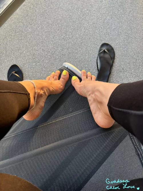 wearing an anklet and flip flops all day